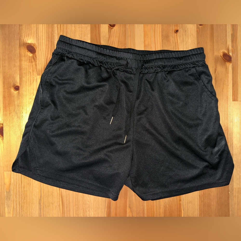 basic black athletic shorts